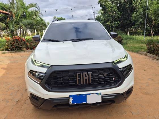 FIAT TORO 2.0 16V TURBO DIESEL ULTRA 4WD AT9 FIAT TORO 2.0 16V TURBO DIESEL ULTRA 4WD AT9